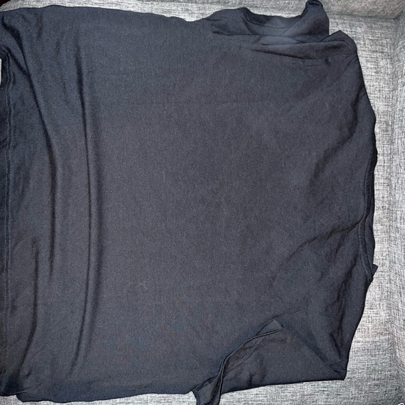 Gymshark Logo Shirt - Picture 4 of 4